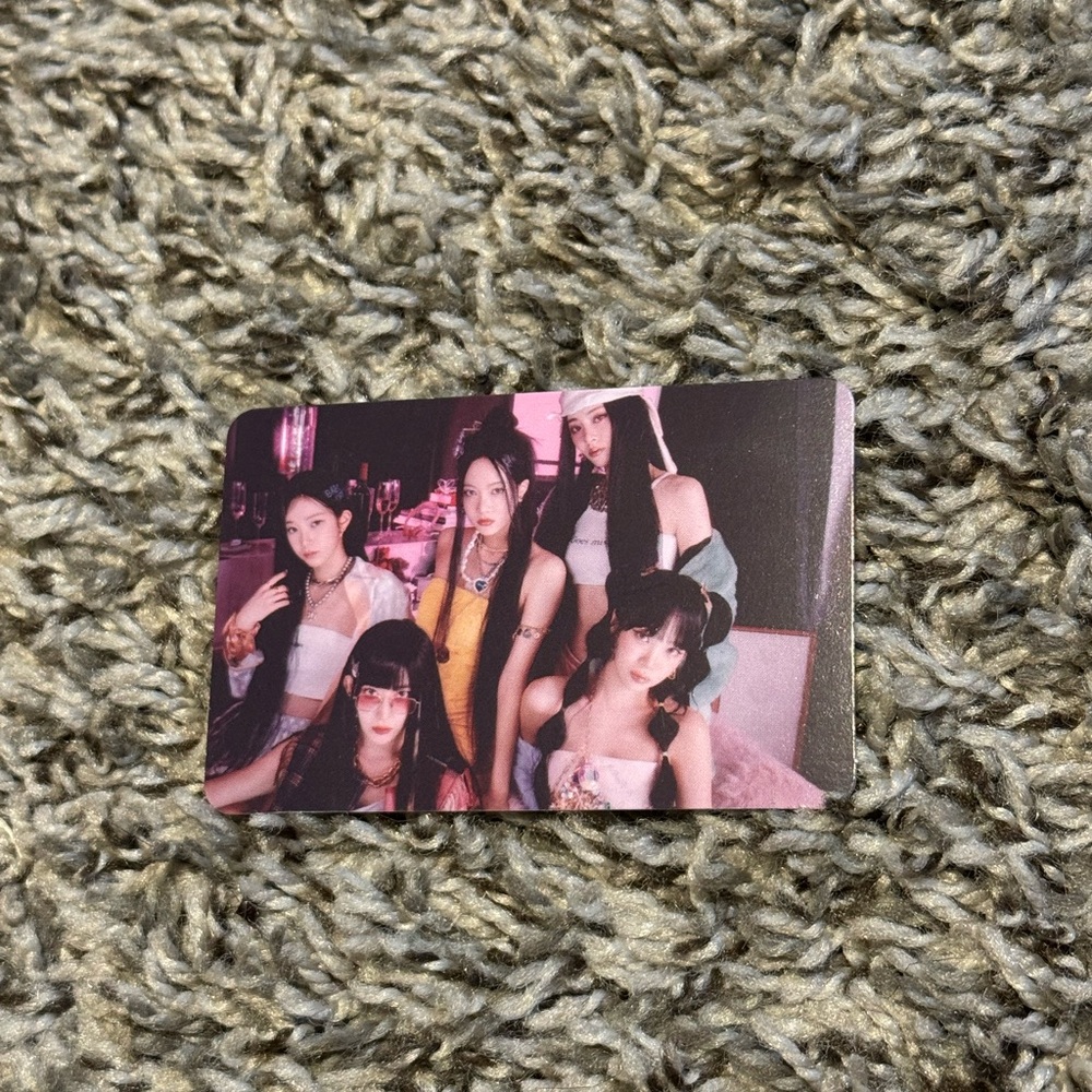Le Sserafim Easy Official Target Exclusive Photocard OT5